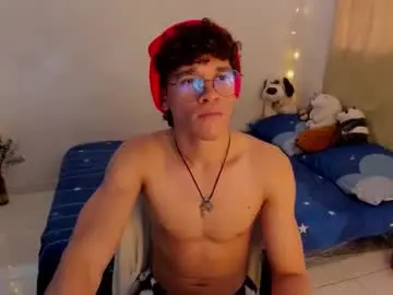 Chaturbate Best live sex cam show of tom_blue10