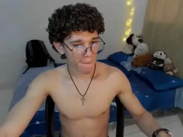 Chaturbate Adult Video Chat of tom_blue10