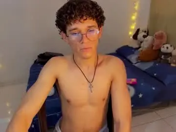 Chaturbate Live Porn of tom_blue10