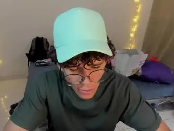 Chaturbate Free Live Porn of tom_blue10