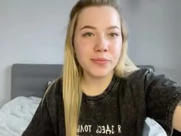 Chaturbate Watch Live Sex Cams of alyrasun