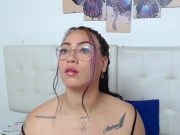 Chaturbate Live Sex Cam of camila_sweet_3