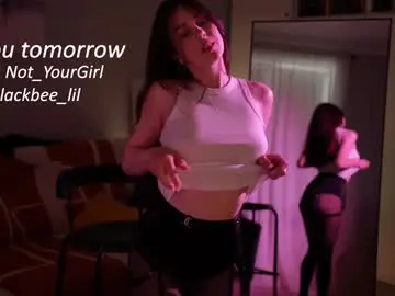 Chaturbate Free Live Porn of _blackbee_