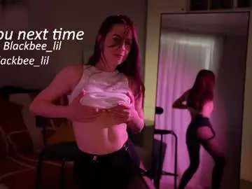 Chaturbate Live Sex Cam of _blackbee_