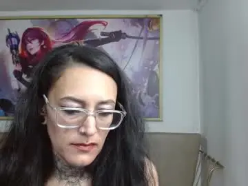 Chaturbate Live Sex Cam of roxanne_vale