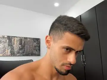 Chaturbate Live Porn of thiago_driussi