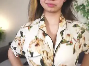 Chaturbate Live Sex Cam of lucretiaburnaugh