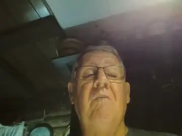 Chaturbate Free Porn Cam of bigbeerdrinker1