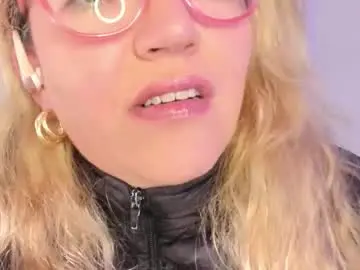 Chaturbate Live Sex Cam of naty__mature_