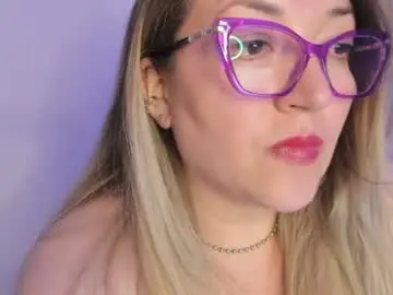Chaturbate Sex Chat of naty__mature_