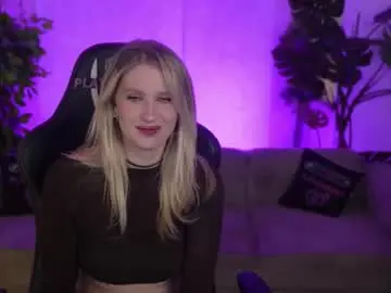 Chaturbate Nude Webcam of bright_diamonds_054