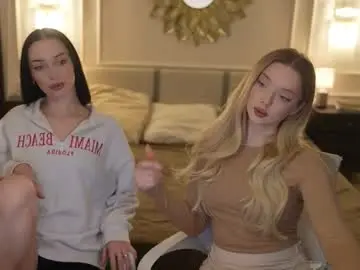 Chaturbate Free Porn Cam of bright_diamonds_054