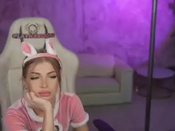 Chaturbate Nude Webcam of bright_diamonds_054