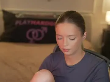 Chaturbate Nude Webcam of bright_diamonds_054