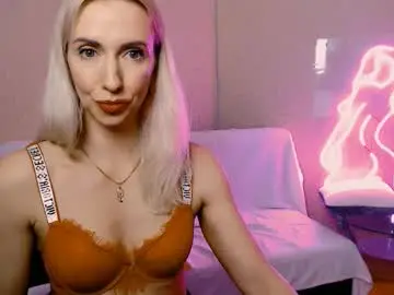 Chaturbate Live Sex Cam of cute_smile_shy