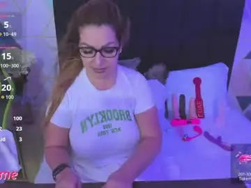 Chaturbate Live Sex Cam of gisela27