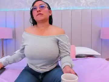 Chaturbate Live Sex Cam of melie_me