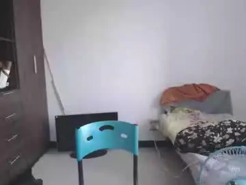 Chaturbate Live Sex Cam of pia_alonzo30