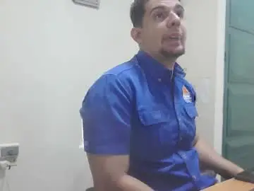 Chaturbate Live Porn of 0fficeb0y