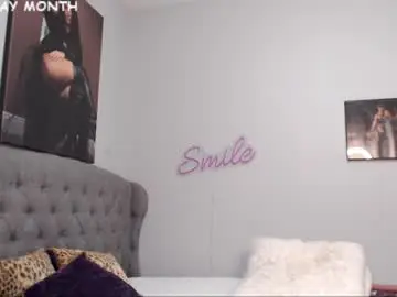 Chaturbate Best live sex cam show of curvymodelmilf