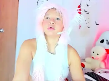 Chaturbate Nude Webcam of emilly_coper18