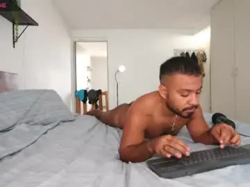 Chaturbate Sex Cam of little_bear00
