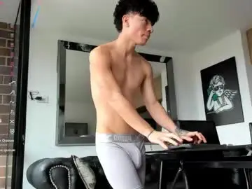 Chaturbate Best live sex cam show of pretur_crubaa