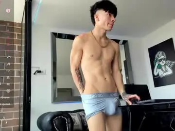 Chaturbate Best live sex cam show of pretur_crubaa