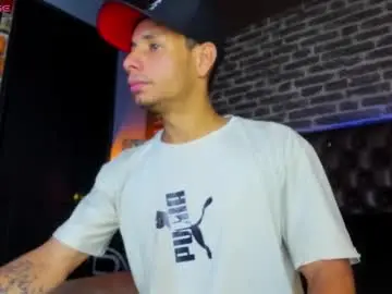 Chaturbate Watch Live Sex Cams of richar_98