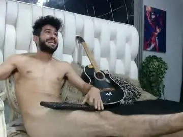 Chaturbate Sex Cam of aaron_jones_1