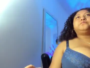 Chaturbate Live Sex Cam of ayliinn_