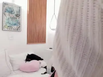 Chaturbate Live Sex Cam of lia_quinn