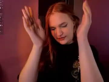 Chaturbate Live Sex Cam of caroline_kiparis