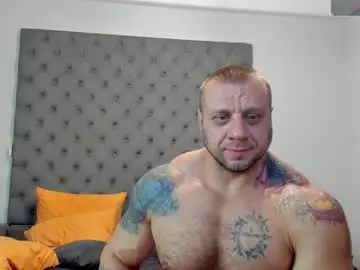 Chaturbate Live Sex Cam of ironhulk22