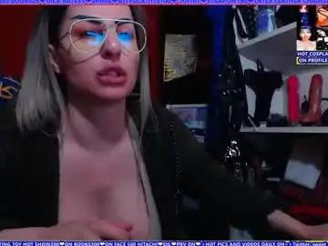 Chaturbate Live Sex Cam of cuminmenowbby