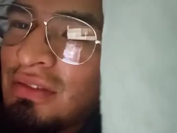 Chaturbate Best live sex cam show of leonardo2001smith