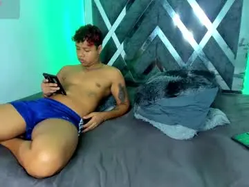 Chaturbate Live Sex of robertmiller21