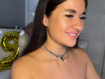Chaturbate Live Sex Cam of urlillshy