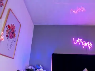 Chaturbate Watch Live Sex Cams of isaxcurves