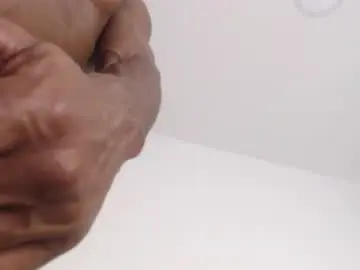 Chaturbate Live Sex Cam of drake_brown_23