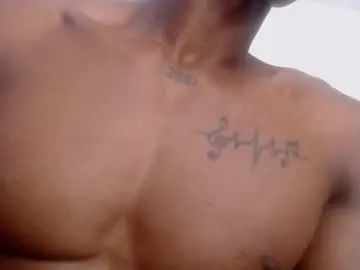 Chaturbate Live Sex Cam of drake_brown_23