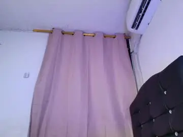 Chaturbate Live Sex Cam of mia_depp