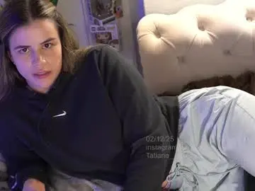 Chaturbate Sex Cam of tatiana__cortes18