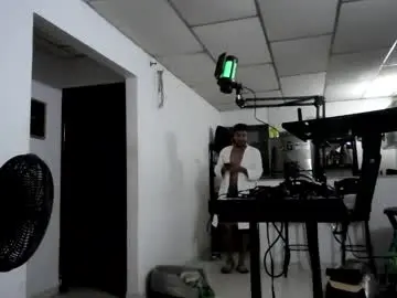 Chaturbate Best live sex cam show of luciano490111