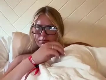 Chaturbate Live Sex Cam of allyanalangel