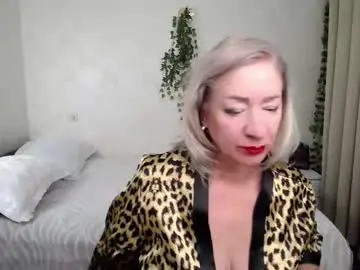 Chaturbate Free Porn Cam of hunters_woman