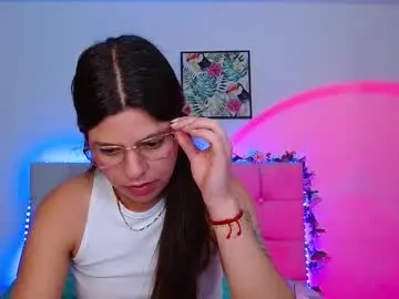 Chaturbate Live Sex Cam of layla_roma