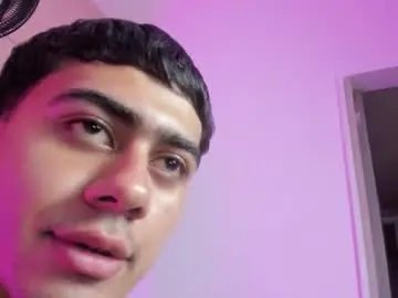 Chaturbate Free Porn Cam of logan_wolf_