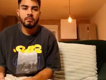 Chaturbate Live Sex Cam of tinoclandestino