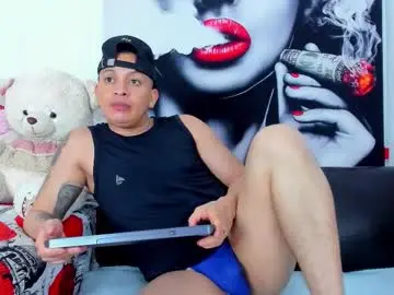 Chaturbate Live Sex Cam of angeline_focus